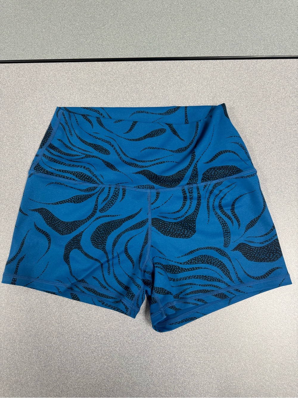 USED-Women’s Born Primitive New Heights Booty Shorts Size Large